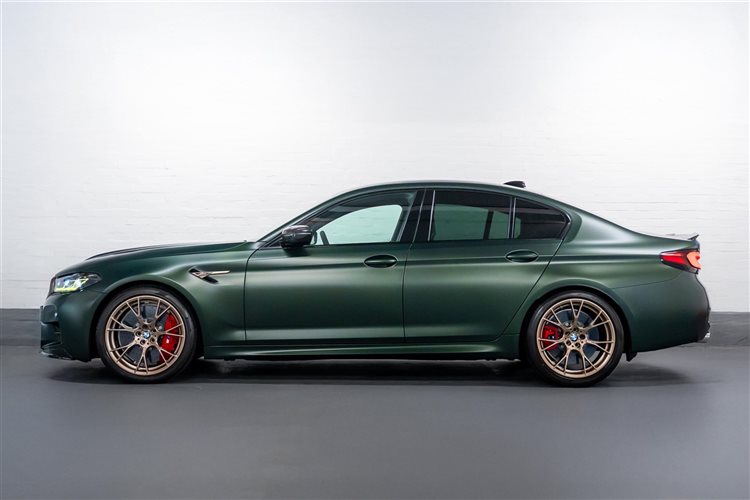 BMW M5 CS 